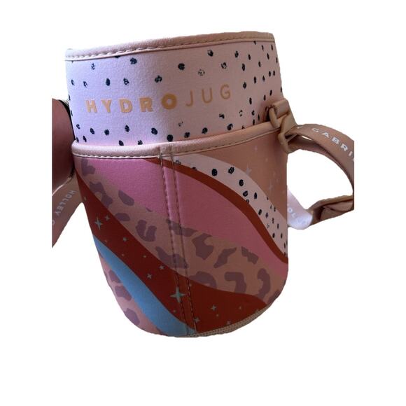HydroJug Holley X Gabrielle Wild And Free Sleeve & Strap Pink Cheetah 72 oz - Picture 3 of 8